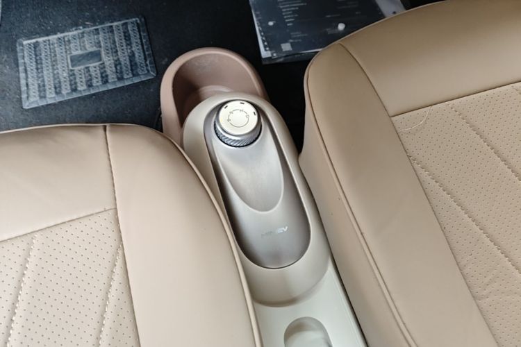 Used Wuling Hongguang MINIEV 2025 Four-Door Version Zhenxiang+ Edition Gear Lever