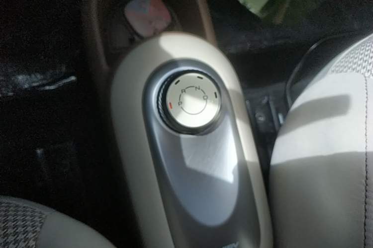 Used Wuling Hongguang MINIEV 2025 Four-Door Version Zhenxiang+ Edition Gear Lever