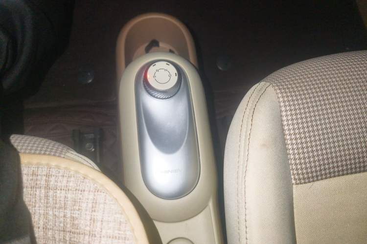 Used Wuling Hongguang MINIEV 2025 Four-Door Version Zhenxiang+ Edition Gear Lever