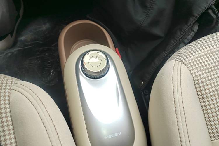 Used Wuling Hongguang MINIEV 2025 Four-Door Version Zhenxiang+ Edition Gear Lever