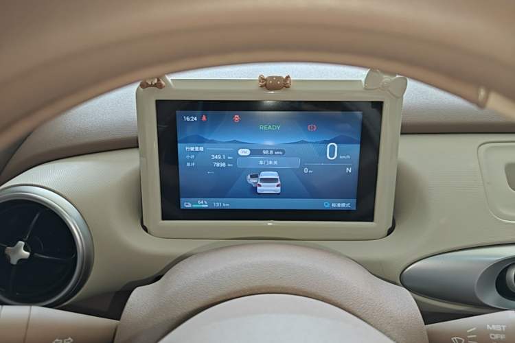 Used Wuling Hongguang MINIEV 2025 Four-Door Version Advanced Edition Instrument Cluster
