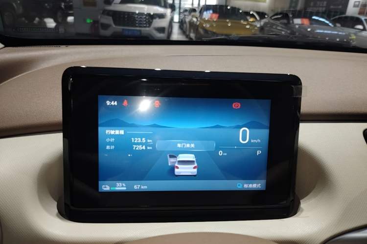 Used Wuling Hongguang MINIEV 2025 Four-Door Version Zhenxiang+ Edition Instrument Cluster