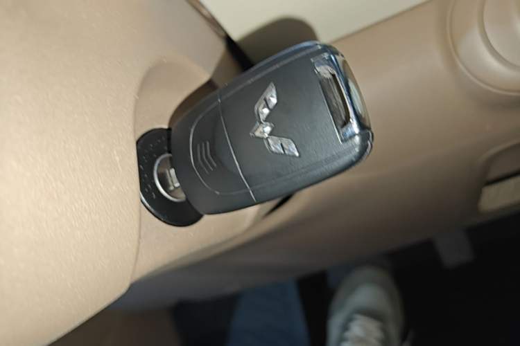 Used Wuling Hongguang MINIEV 2025 Four-Door Version Advanced Edition Interior 1