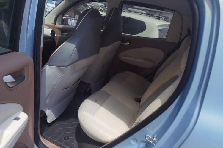 Used Wuling Hongguang MINIEV 2025 Four-Door Version Advanced Edition Interior 2