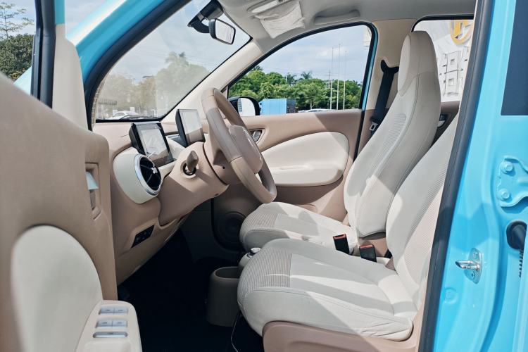 Used Wuling Hongguang MINIEV 2025 Four-Door Version Premium Edition Interior 2