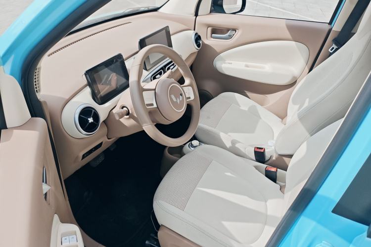 Used Wuling Hongguang MINIEV 2025 Four-Door Version Premium Edition Interior 3