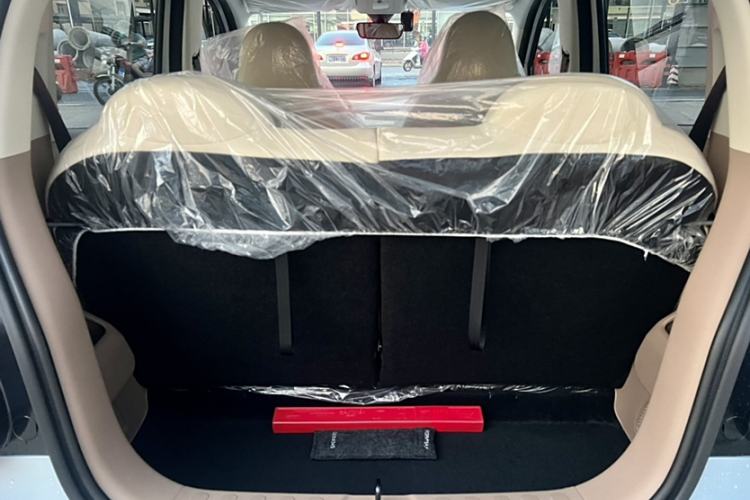 Used Wuling Hongguang MINIEV 2025 Four-Door Version Advanced Edition Interior 4