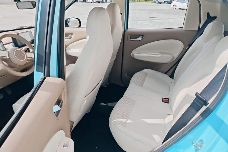 Used Wuling Hongguang MINIEV 2025 Four-Door Version Premium Edition Interior 4