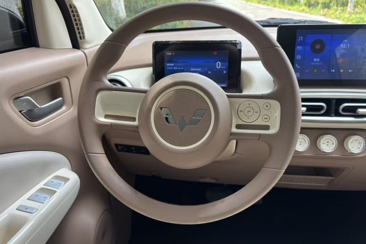 Used Wuling Hongguang MINIEV 2025 Four-Door Version Zhenxiang+ Edition Interior 5