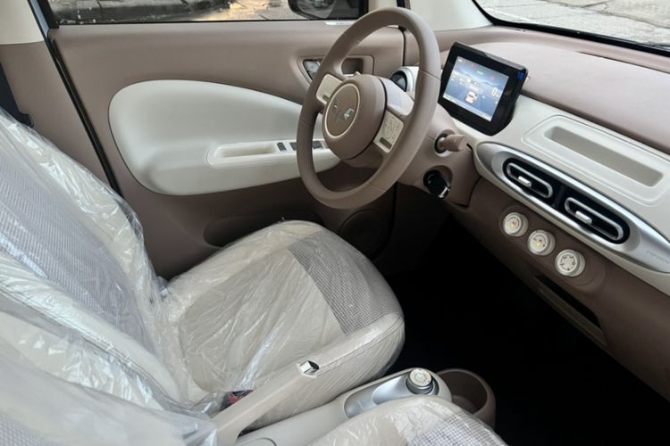 Used Wuling Hongguang MINIEV 2025 Four-Door Version Advanced Edition Interior 6
