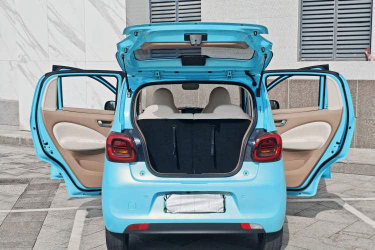 Used Wuling Hongguang MINIEV 2025 Four-Door Version Premium Edition Interior 6