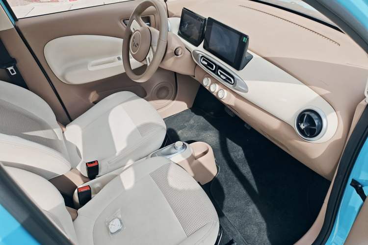 Used Wuling Hongguang MINIEV 2025 Four-Door Version Premium Edition Interior 7