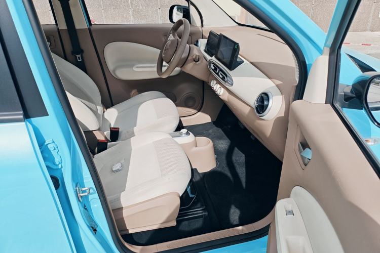 Used Wuling Hongguang MINIEV 2025 Four-Door Version Premium Edition Interior 8
