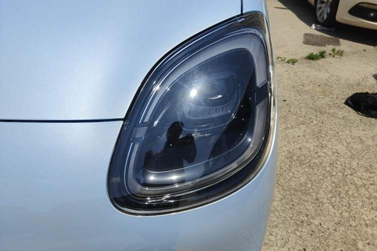 Used Wuling Hongguang MINIEV 2025 Four-Door Version Advanced Edition Left Front Headlight