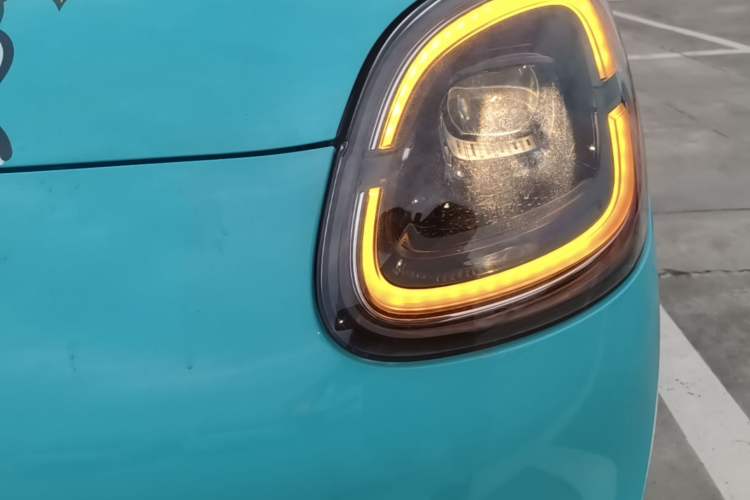 Used Wuling Hongguang MINIEV 2025 Four-Door Version Premium Edition Left Front Headlight