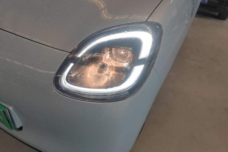 Used Wuling Hongguang MINIEV 2025 Four-Door Version Premium Edition Left Front Headlight