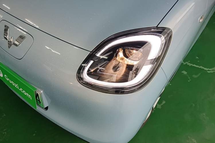 Used Wuling Hongguang MINIEV 2025 Four-Door Version Advanced Edition Left Front Headlight