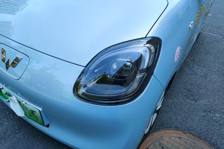 Used Wuling Hongguang MINIEV 2025 Four-Door Version Advanced Edition Left Front Headlight