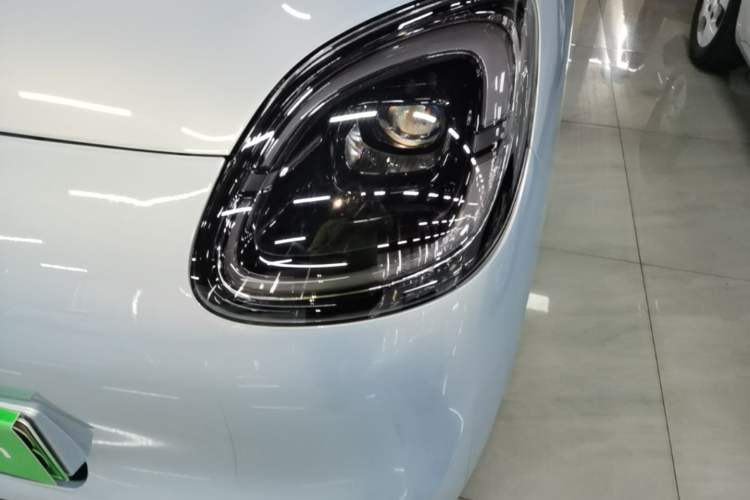 Used Wuling Hongguang MINIEV 2025 Four-Door Version Premium Edition Left Front Headlight