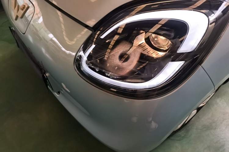 Used Wuling Hongguang MINIEV 2025 Four-Door Version Premium Edition Left Front Headlight
