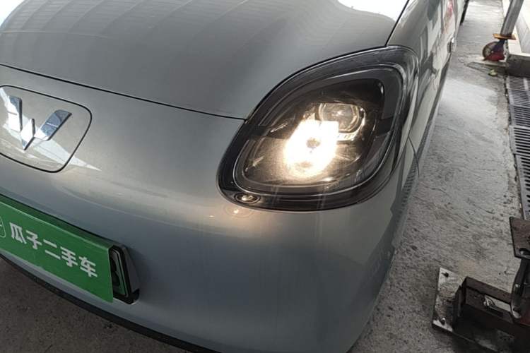 Used Wuling Hongguang MINIEV 2025 Four-Door Version Premium Edition Left Front Headlight