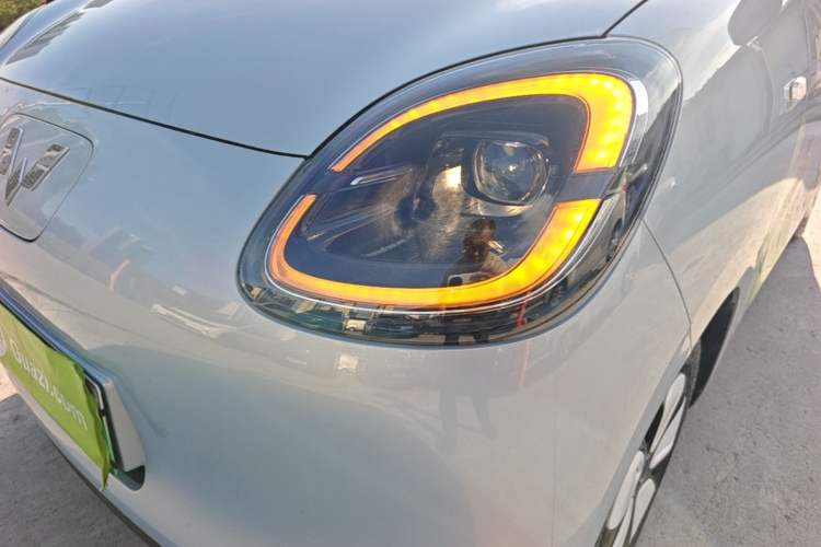 Used Wuling Hongguang MINIEV 2025 Four-Door Version Premium Edition Left Front Headlight