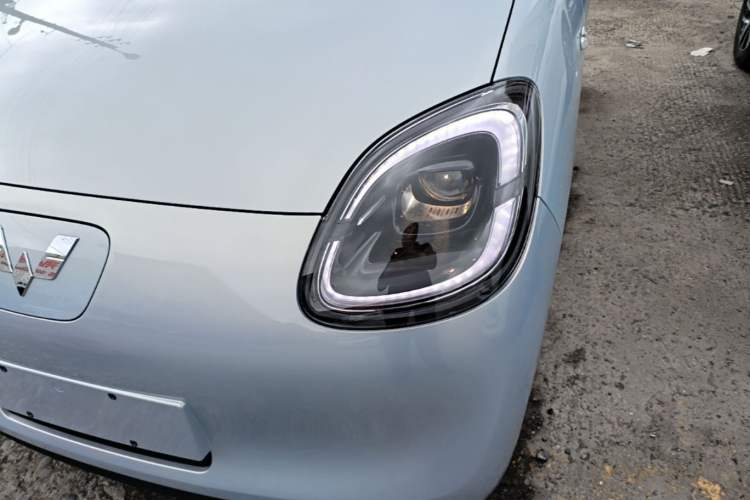 Used Wuling Hongguang MINIEV 2025 Four-Door Version Advanced Edition Left Front Headlight