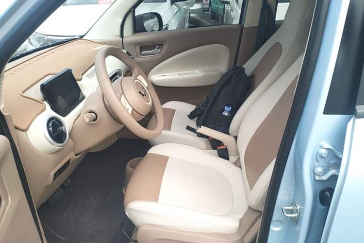 Used Wuling Hongguang MINIEV 2025 Four-Door Version Advanced Edition Left Front Seat