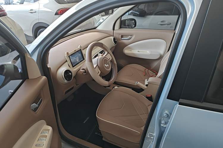 Used Wuling Hongguang MINIEV 2025 Four-Door Version Advanced Edition Left Front Seat
