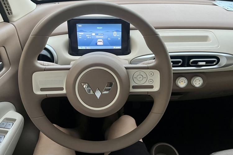 Used Wuling Hongguang MINIEV 2025 Four-Door Version Advanced Edition Left Front Seat