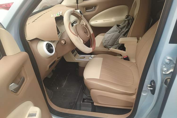Used Wuling Hongguang MINIEV 2025 Four-Door Version Advanced Edition Left Front Seat