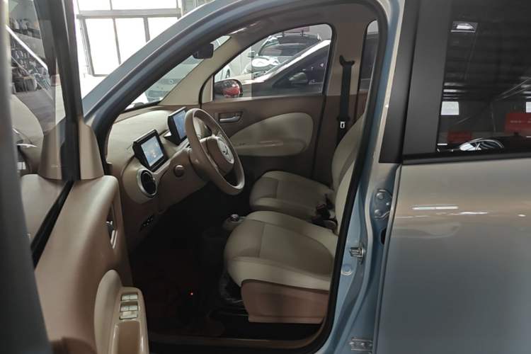 Used Wuling Hongguang MINIEV 2025 Four-Door Version Premium Edition Left Front Seat