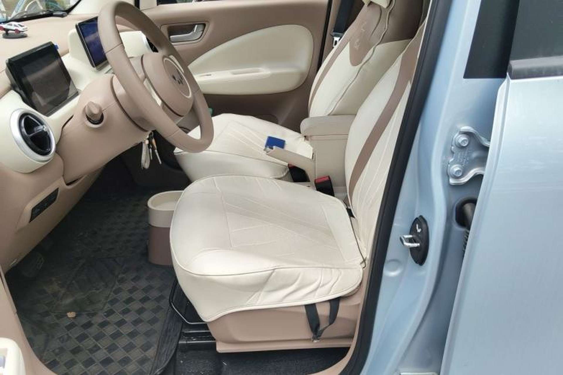 Used Wuling Hongguang MINIEV 2025 Four-Door Version Advanced Edition Left Front Seat