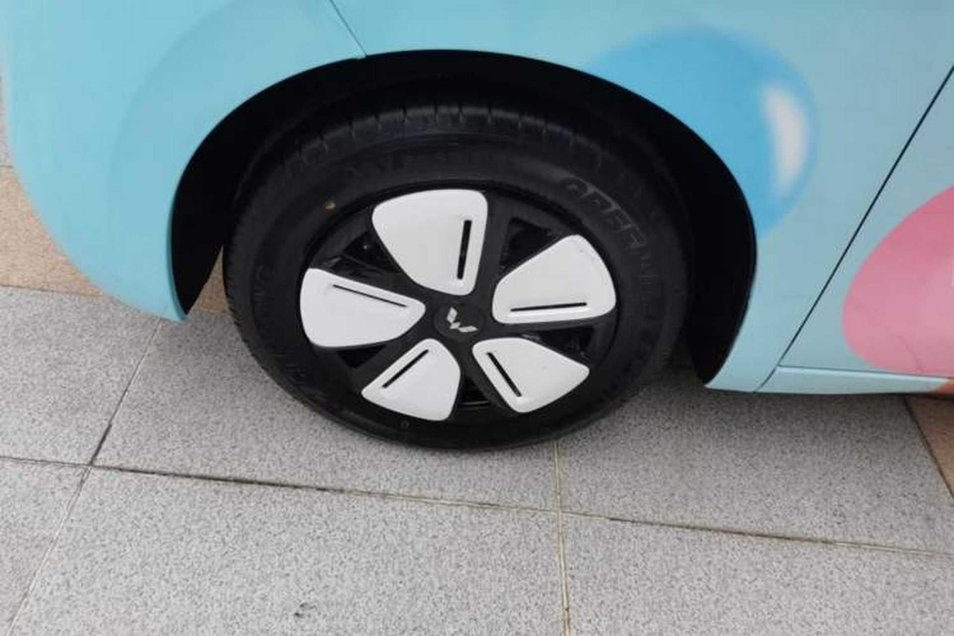 Used Wuling Hongguang MINIEV 2025 Four-Door Version Premium Edition Left Front Wheel Hub