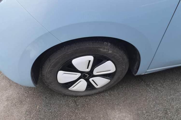 Used Wuling Hongguang MINIEV 2025 Four-Door Version Advanced Edition Left Front Wheel Hub