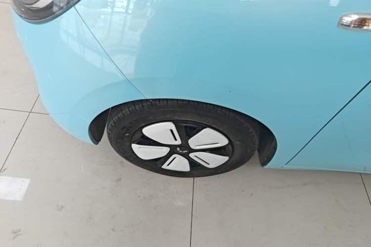 Used Wuling Hongguang MINIEV 2025 Four-Door Version Premium Edition Left Front Wheel Hub