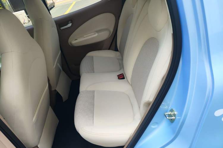 Used Wuling Hongguang MINIEV 2025 Four-Door Version Advanced Edition Left Rear Seat