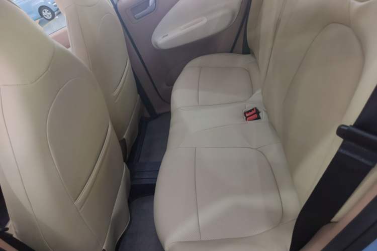 Used Wuling Hongguang MINIEV 2025 Four-Door Version Premium Edition Left Rear Seat