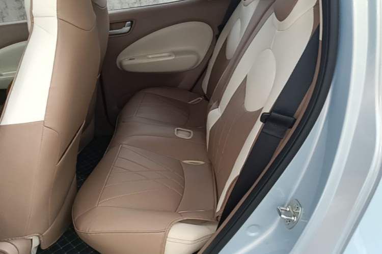 Used Wuling Hongguang MINIEV 2025 Four-Door Version Advanced Edition Left Rear Seat