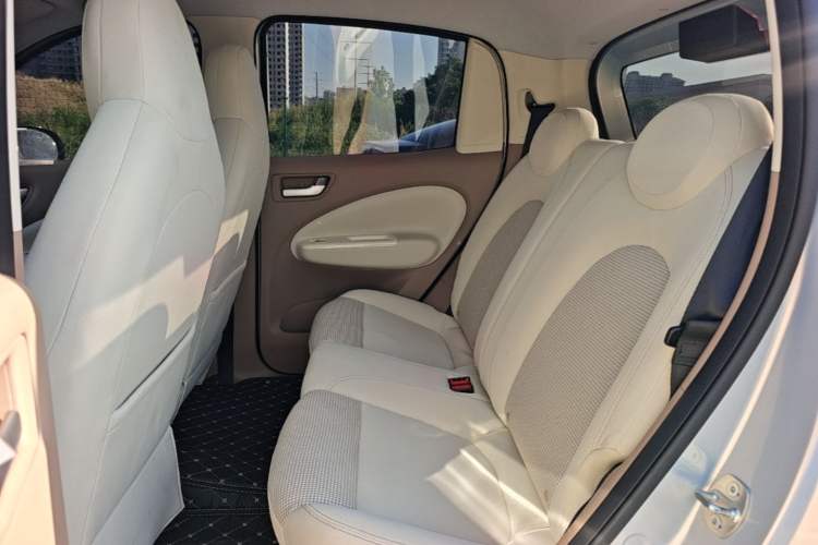 Used Wuling Hongguang MINIEV 2025 Four-Door Version Premium Edition Left Rear Seat