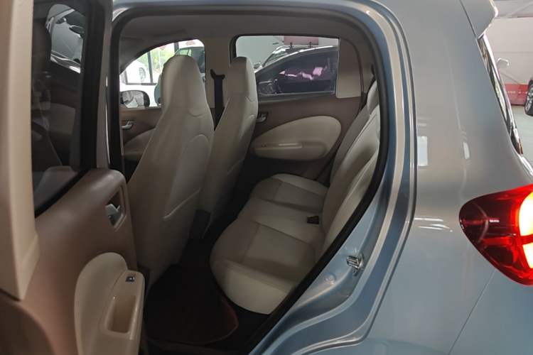 Used Wuling Hongguang MINIEV 2025 Four-Door Version Premium Edition Left Rear Seat