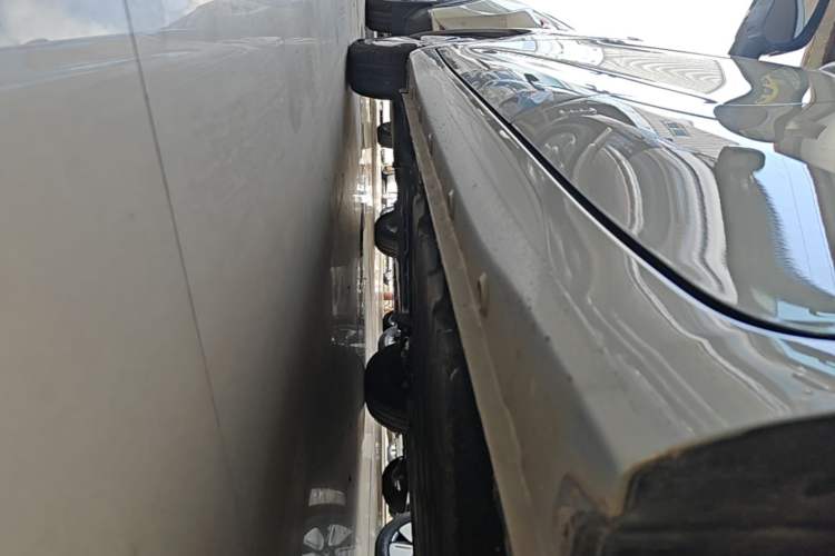 Used Wuling Hongguang MINIEV 2025 Four-Door Version Advanced Edition Left Side Sill