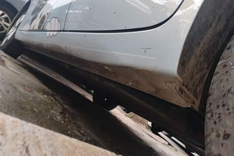 Used Wuling Hongguang MINIEV 2025 Four-Door Version Advanced Edition Left Side Sill