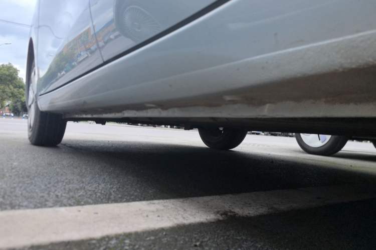 Used Wuling Hongguang MINIEV 2025 Four-Door Version Advanced Edition Left Side Sill