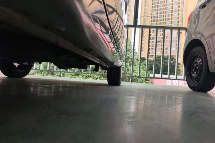 Used Wuling Hongguang MINIEV 2025 Four-Door Version Premium Edition Left Side Sill