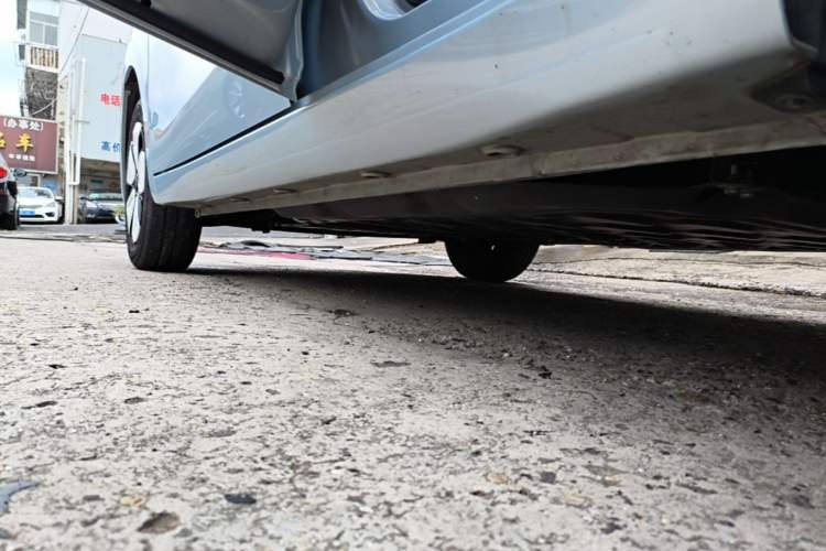 Used Wuling Hongguang MINIEV 2025 Four-Door Version Premium Edition Left Side Sill