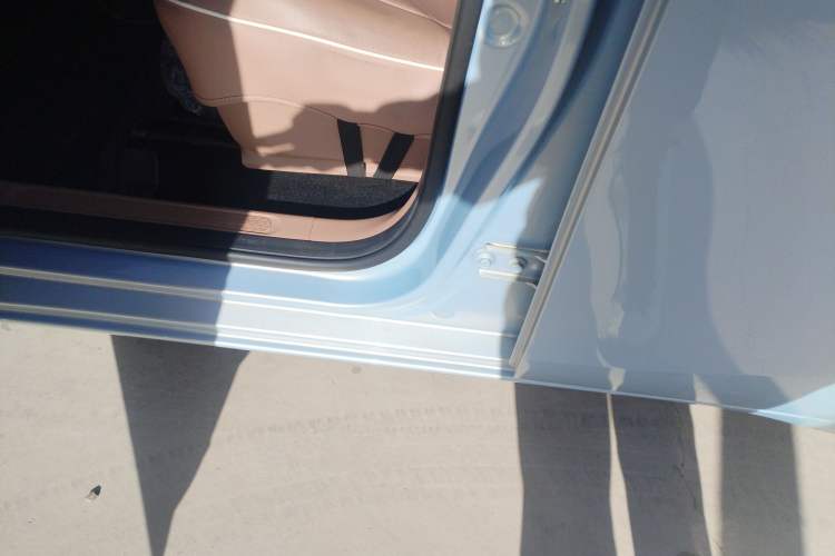 Used Wuling Hongguang MINIEV 2025 Four-Door Version Advanced Edition Left Side Sill