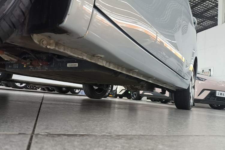 Used Wuling Hongguang MINIEV 2025 Four-Door Version Premium Edition Left Side Sill