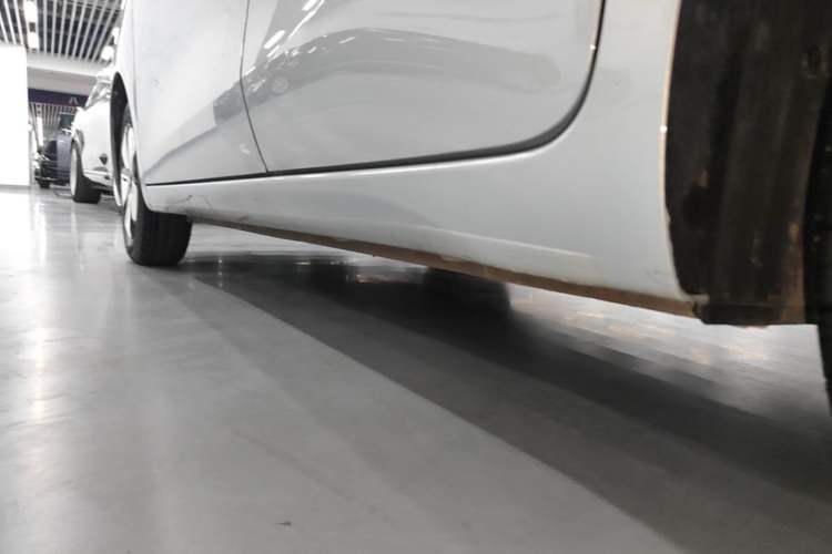 Used Wuling Hongguang MINIEV 2025 Four-Door Version Advanced Edition Left Side Sill