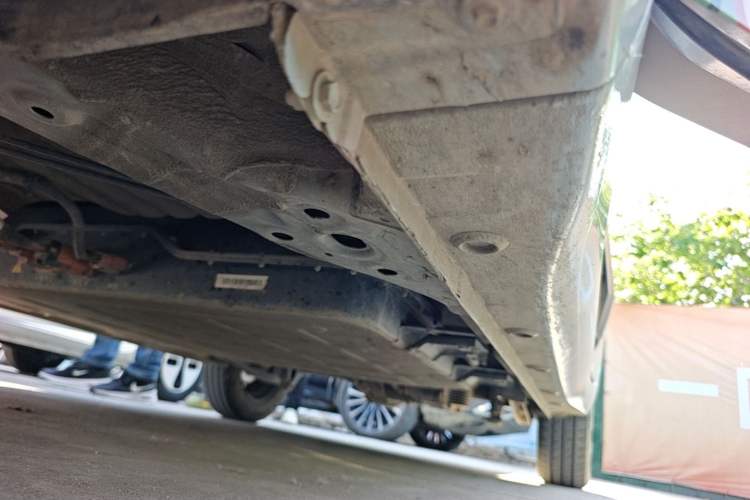 Used Wuling Hongguang MINIEV 2025 Four-Door Version Premium Edition Left Side Sill